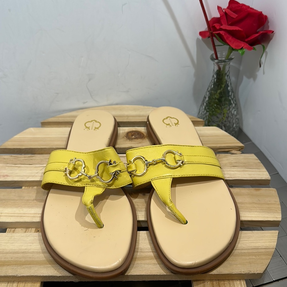 C. Wonder genuine leather flats‎ #298